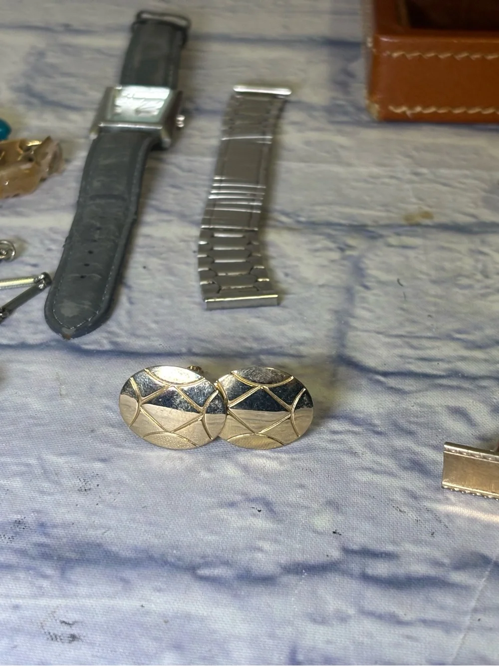 Mid century jewelry box with all the jewelry seen in pictures. Cuff links, tie